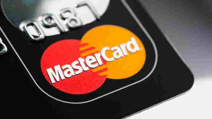 В чем разница между кредитной картой и дебетовой картой и почему ее стоит иметь?
